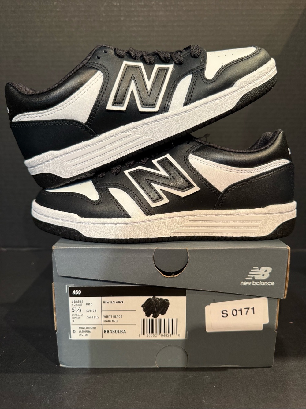 New Balance 480 women’s Black and White Retro Court Sneakers size 7W/5.5Y
